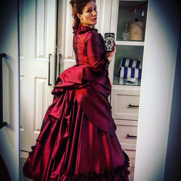 Meet your Posher, Monica - Picture 2 of 3